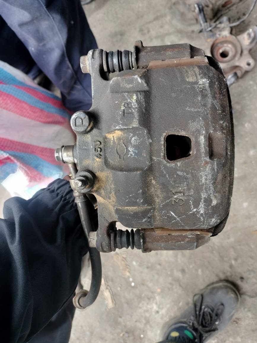 Nissan B15 Brake Calipers