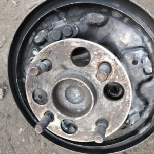 Toyota vitz  Rear wheel hub