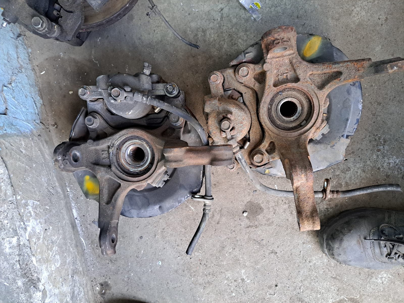 Genuine Toyota Passo Wheel Hub Assembly – Clean Ex-Japan Quality