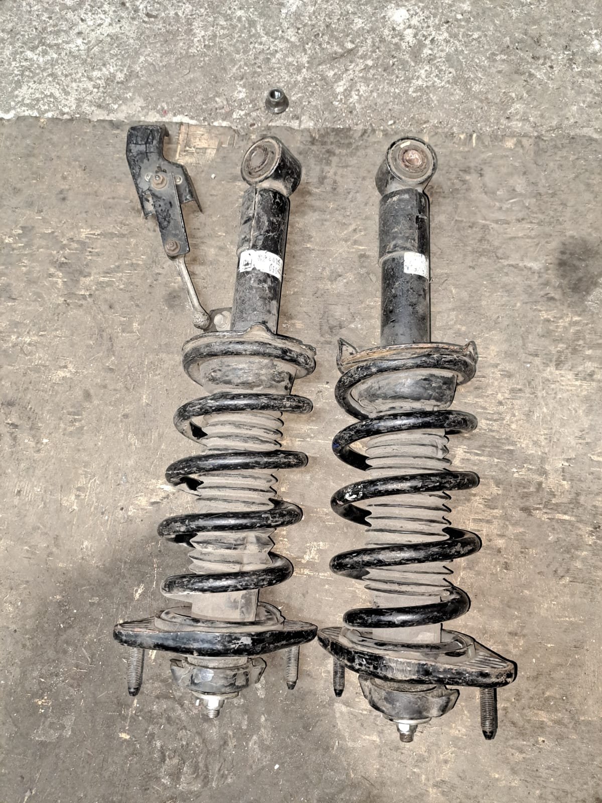 2015 Honda CR-V RM2 Rear Shock Absorbers – AWD Optimized