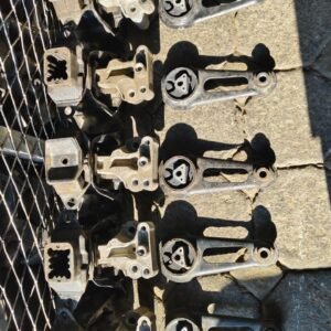 2010 Nissan Note Engine Mount and Gear Mountain