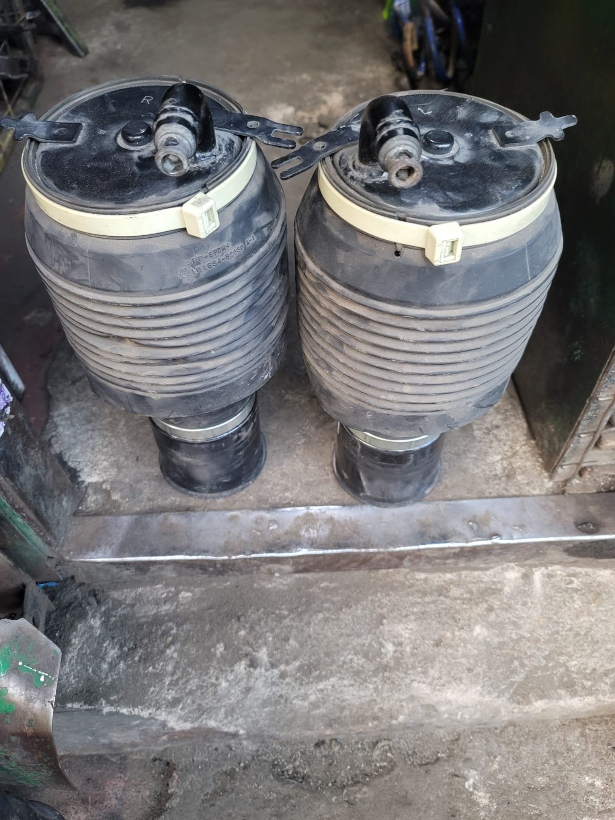 Toyota Noah Rear Airmartic